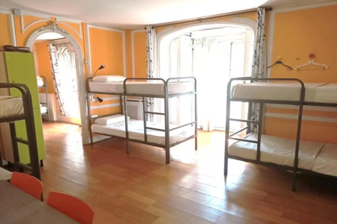 Diagonal House Hostel Barcelona Luaran gambar