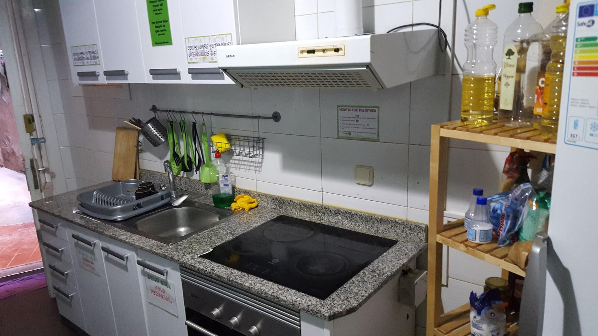 Diagonal House Hostel Barcelona Luaran gambar