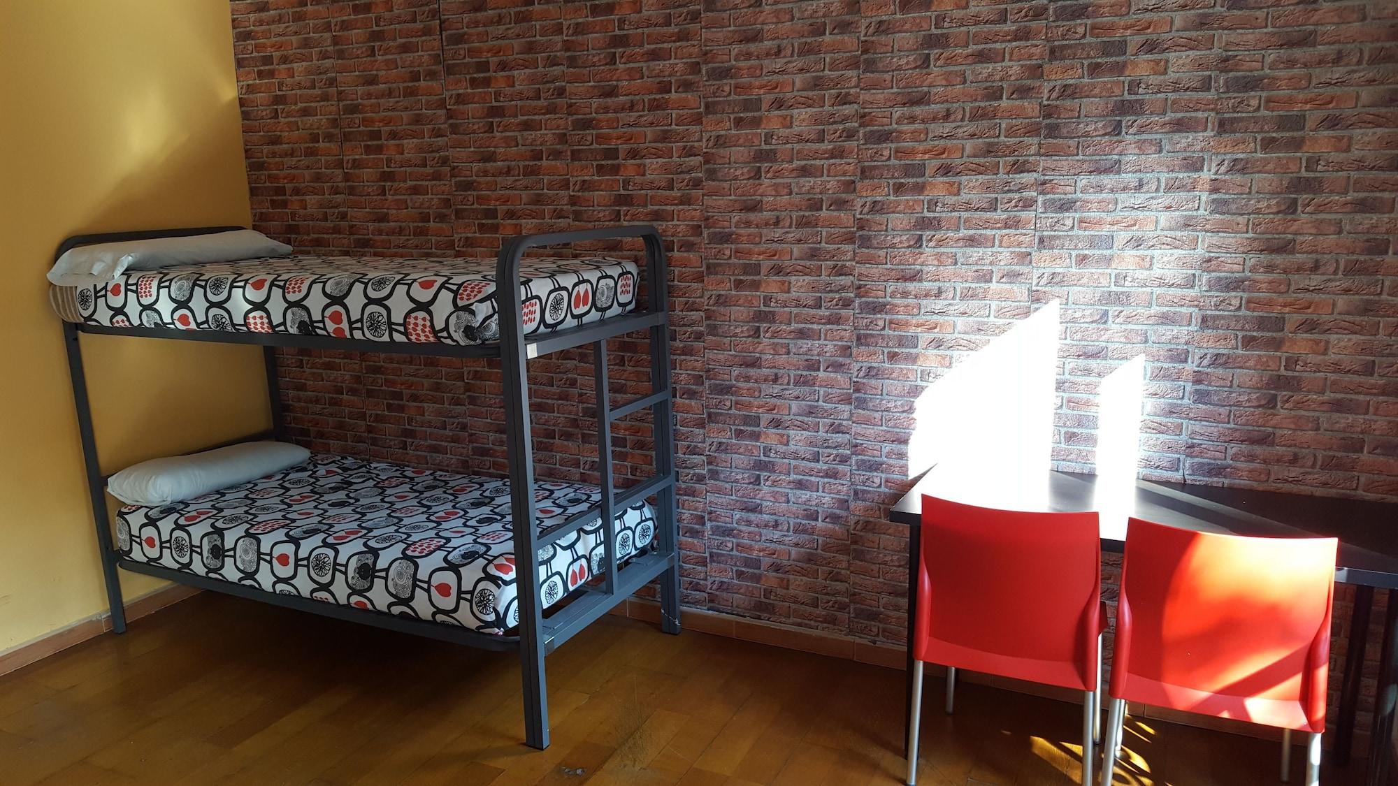 Diagonal House Hostel Barcelona Luaran gambar