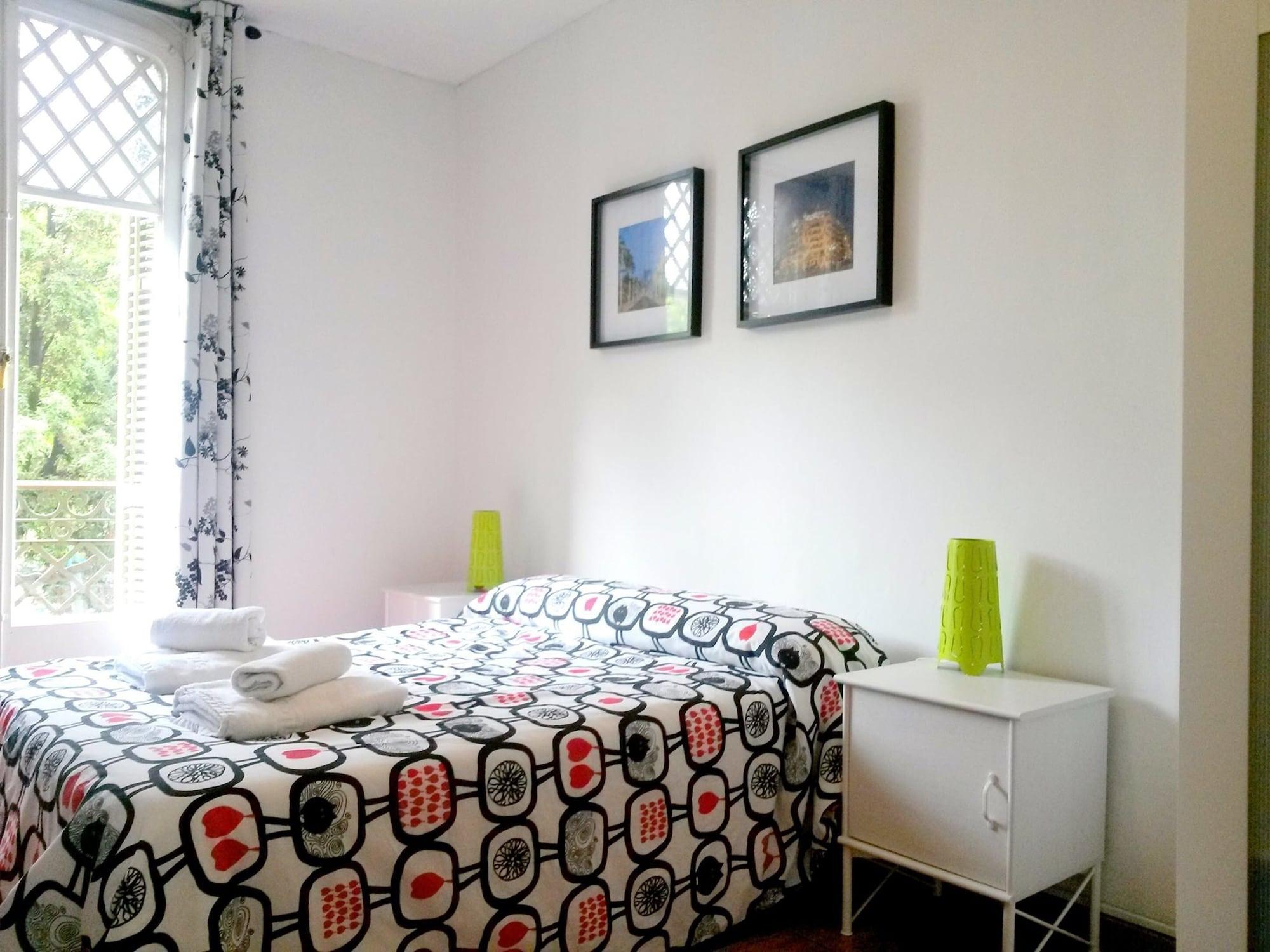 Diagonal House Hostel Barcelona Luaran gambar